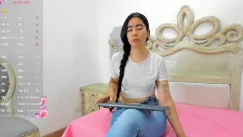 paulina lux online show from 3, 5, 2026
