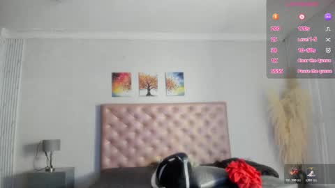 PaulinaSaennz online show from 17, 11, 2025