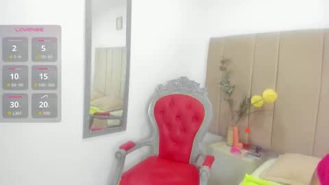 Snapshot of paultte chatting on 4, 12, 2025 paultte online show from 4, 12, 2025