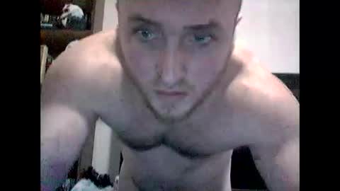 Snapshot of pbear1998 chatting on 17, 12, 2025 Pbear online show from 17, 12, 2025