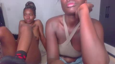 Snapshot of peach_ebonny chatting on 23, 4, 2026 peach_ebonny online show from 23, 4, 2026