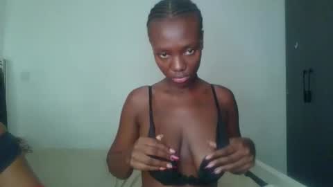 Snapshot of peach_ebonny chatting on 30, 4, 2026 peach_ebonny online show from 30, 4, 2026