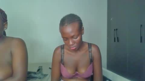 Snapshot of peach_ebonny chatting on 9, 5, 2026 peach_ebonny online show from 9, 5, 2026