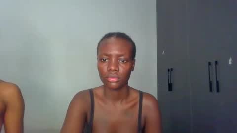 Snapshot of peach_ebonny chatting on 12, 5, 2026 peach_ebonny online show from 12, 5, 2026