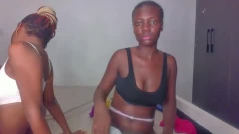 Snapshot of peach_ebonny chatting on 13, 5, 2026 peach_ebonny online show from 13, 5, 2026