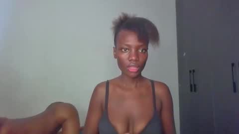 Snapshot of peach_ebonny chatting on 19, 5, 2026 peach_ebonny online show from 19, 5, 2026