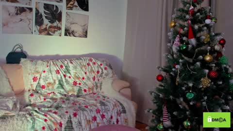 Snapshot of peach_mila chatting on 29, 12, 2024 your love online show from 29, 12, 2024