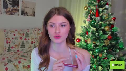 Snapshot of peach_mila chatting on 30, 12, 2024 your love online show from 30, 12, 2024