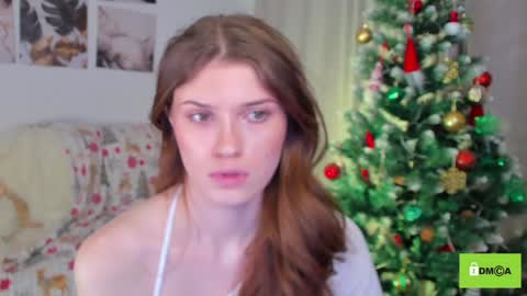 Snapshot of peach_mila chatting on 30, 12, 2024 your love online show from 30, 12, 2024