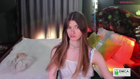 Snapshot of peach_mila chatting on 8, 3, 2025 your love online show from 8, 3, 2025