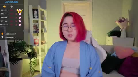 Snapshot of peach_shy chatting on 25, 9, 2025 Lilian online show from 25, 9, 2025