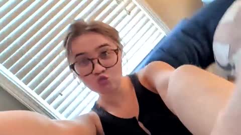 peachespunkins online show from 29, 3, 2026