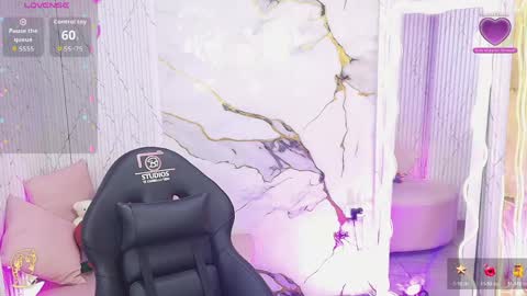 peachy_tay online show from 8, 5, 2026