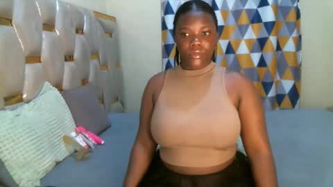 Snapshot of peachygirl255 chatting on 19, 4, 2026 Peachy online show from 19, 4, 2026