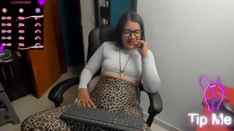 Tangerine Penaut online show from 21, 2, 2026