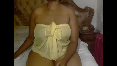 Snapshot of pearassmmm chatting on 10, 1, 2025 pearassmmm online show from 10, 1, 2025