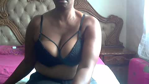 Snapshot of pearassmmm chatting on 20, 2, 2025 pearassmmm online show from 20, 2, 2025
