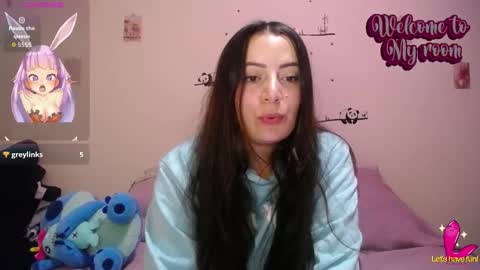 Snapshot of pearl_3 chatting on 29, 10, 2025 Pearl online show from 29, 10, 2025