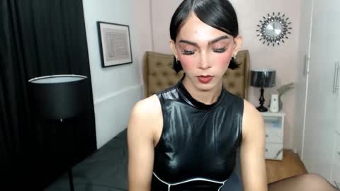 Snapshot of pearlmoore chatting on 10, 3, 2025 Pearl online show from 10, 3, 2025