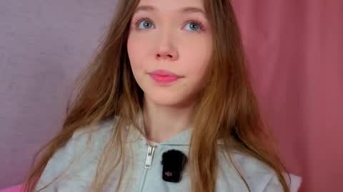 Snapshot of pearly_peach_ chatting on 22, 4, 2026 pearly_peach_ online show from 22, 4, 2026