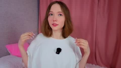 Snapshot of pearly_peach_ chatting on 23, 4, 2026 pearly_peach_ online show from 23, 4, 2026