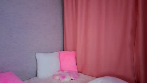 Snapshot of pearly_peach_ chatting on 30, 4, 2026 pearly_peach_ online show from 30, 4, 2026