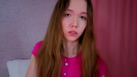 Snapshot of pearly_peach_ chatting on 3, 5, 2026 pearly_peach_ online show from 3, 5, 2026