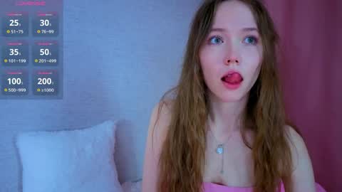 Snapshot of pearly_peach_ chatting on 4, 6, 2026 pearly_peach_ online show from 4, 6, 2026
