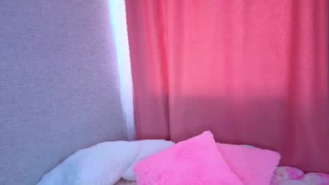 Snapshot of pearly_peach_ chatting on 18, 6, 2026 pearly_peach_ online show from 18, 6, 2026