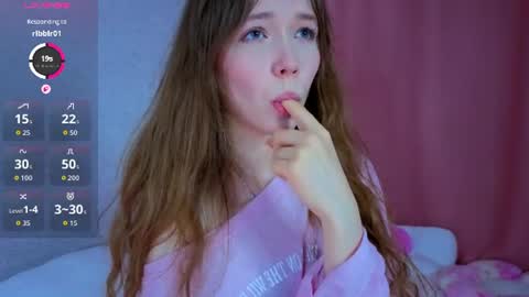 pearly_peach_ online show from 20, 6, 2026