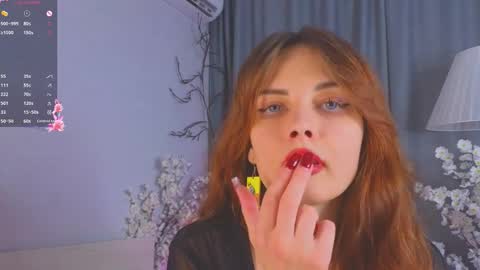 LisaDrako online show from 19, 9, 2025