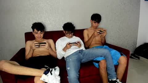 Snapshot of pelusos_mens chatting on 13, 1, 2025 CAIN-19  ALLEN-18 RONALD-18 AUSTIN-18 MOD DANTE online show from 13, 1, 2025