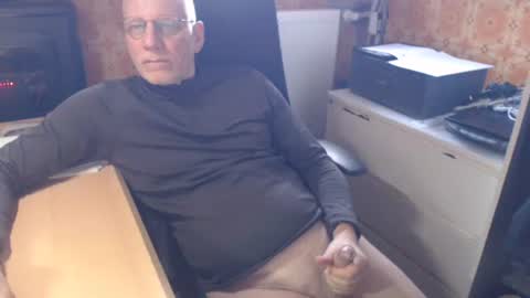 Snapshot of pemue65 chatting on 12, 3, 2026 Pemue65 online show from 12, 3, 2026