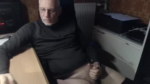 Snapshot of pemue65 chatting on 16, 3, 2026 Pemue65 online show from 16, 3, 2026