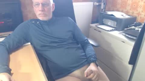 Snapshot of pemue65 chatting on 27, 3, 2026 Pemue65 online show from 27, 3, 2026