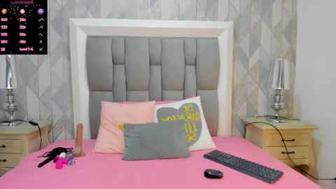 Snapshot of penelope_cox chatting on 4, 12, 2025 Penelope online show from 4, 12, 2025