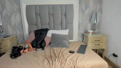 Snapshot of penelope_cox chatting on 25, 6, 2026 Penelope online show from 25, 6, 2026