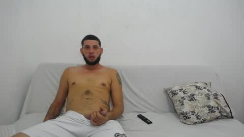 independent model online show from 11, 5, 2026