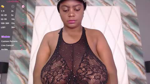 Snapshot of penelopeboobs_ chatting on 15, 10, 2025 online show from 15, 10, 2025