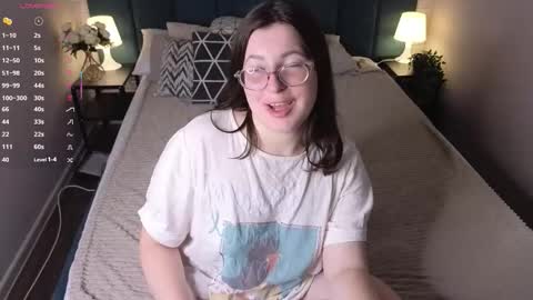 Snapshot of peneloppa_star chatting on 15, 10, 2025 Hi  Im Peneloppa online show from 15, 10, 2025