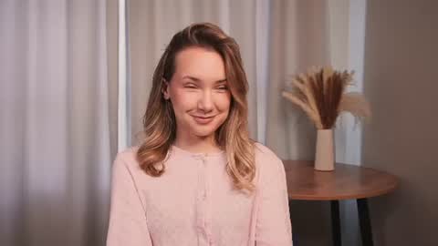 im Kira today is my 1st day here 3 online show from 20, 6, 2026