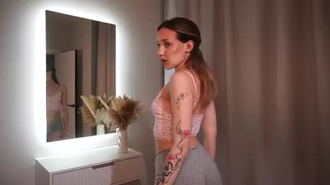 im Kira today is my 1st day here 3 online show from 20, 7, 2026