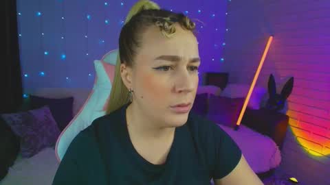 Snapshot of pepper_cat chatting on 21, 2, 2025 Dia online show from 21, 2, 2025