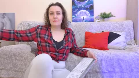 Snapshot of pepper_corn chatting on 11, 11, 2025 Olga and Kirill online show from 11, 11, 2025