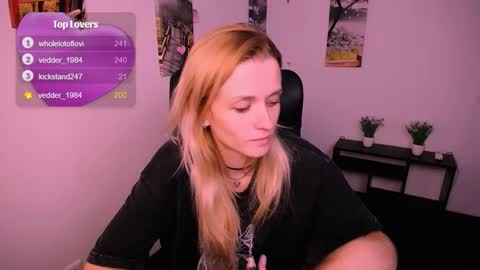 Mia online show from 26, 9, 2025