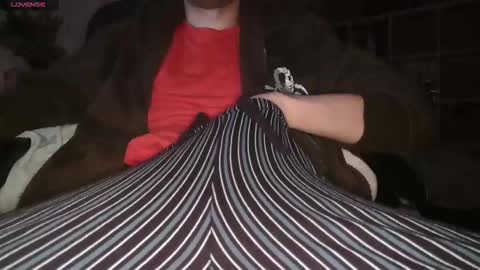 Snapshot of peregrintpelfox chatting on 5, 12, 2025 peregrintpelfox online show from 5, 12, 2025