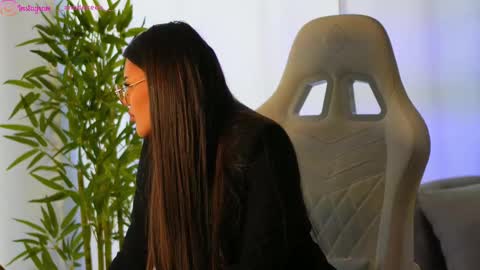 Dee online show from 13, 2, 2025