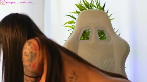 Dee online show from 22, 2, 2025