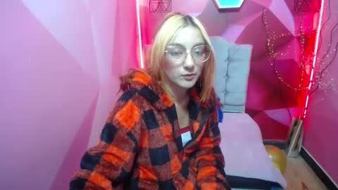 PERLA RED online show from 16, 1, 2025