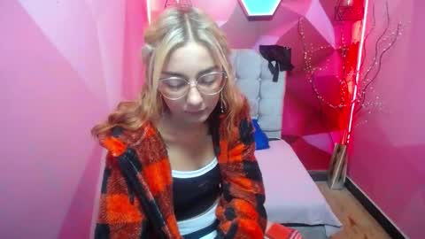 PERLA RED online show from 17, 1, 2025